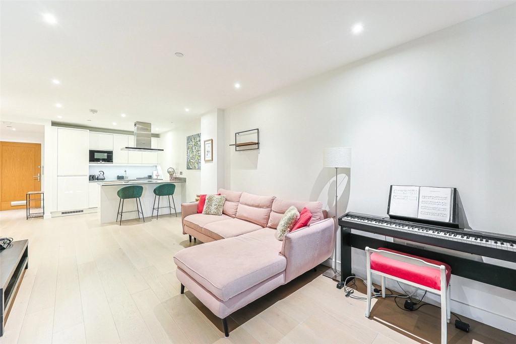 1 bedroom apartments/flats for sale in Achill Close, Colindale Gardens, Colindale - NW9 view 4