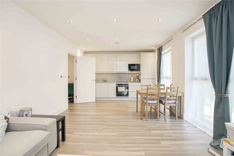 1 bedroom apartments/flats to sale in Aerodrome Road, Colindale Gardens, Colindale-image 2