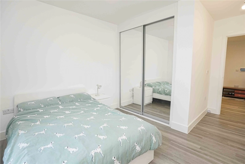 1 bedroom apartments/flats to sale in Aerodrome Road, Colindale Gardens, Colindale-image 6