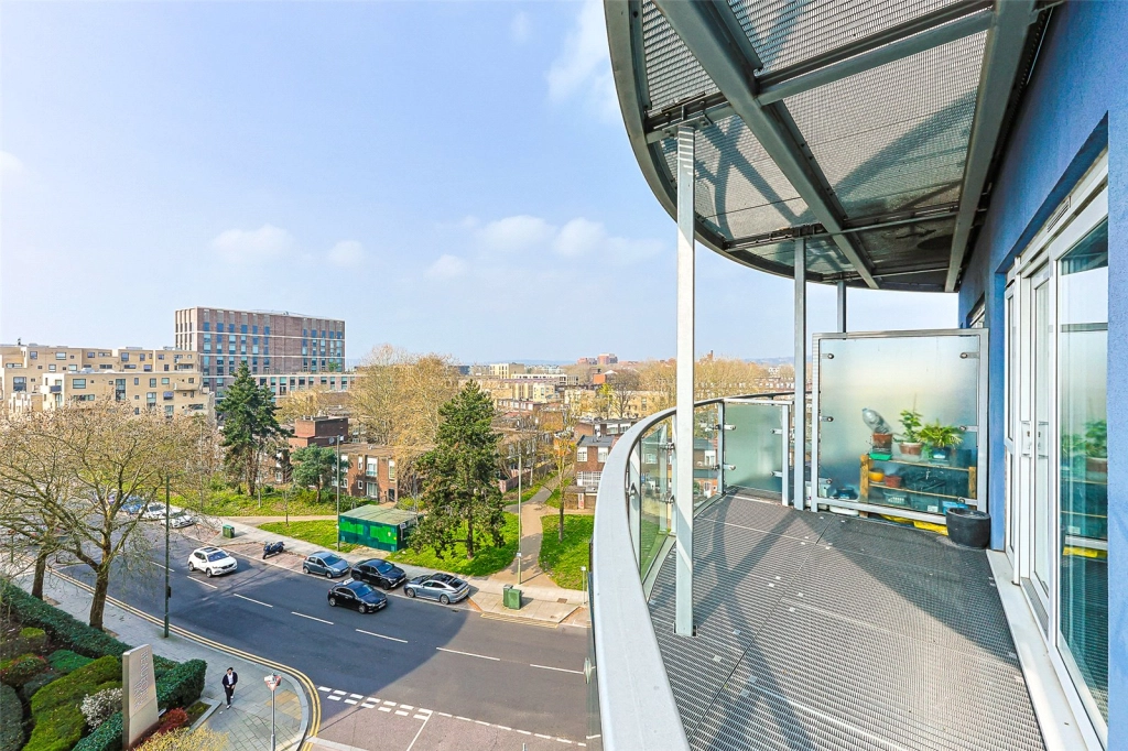 2 bedrooms apartments/flats for sale in Heritage Avenue, Beaufort Park, Colindale - NW9 view 9