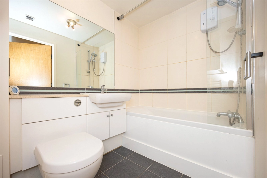 2 bedrooms apartments/flats for sale in Heritage Avenue, Beaufort Park, Colindale - NW9 view 8