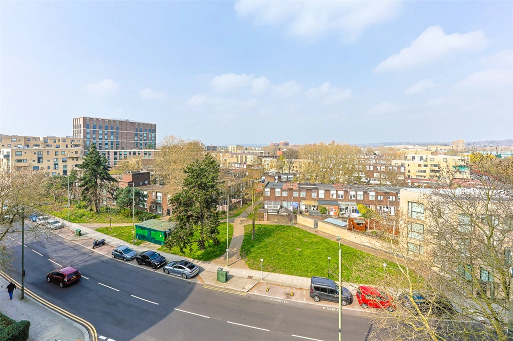 2 bedrooms apartments/flats for sale in Heritage Avenue, Beaufort Park, Colindale - NW9 view 11