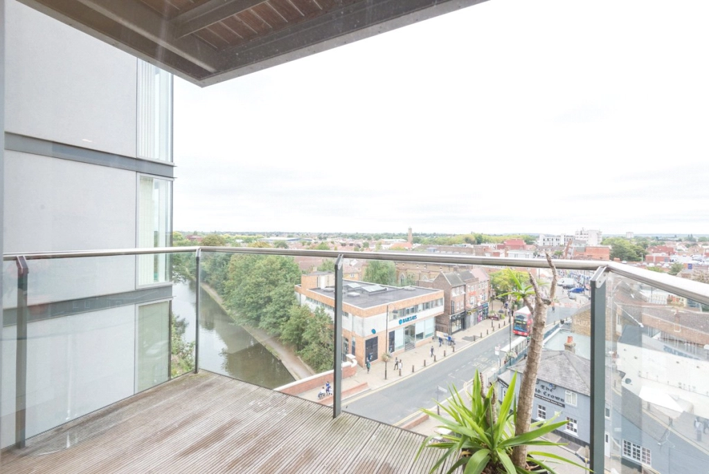 2 bedrooms apartments/flats for sale in Station Approach, Hayes - UB3 view 7