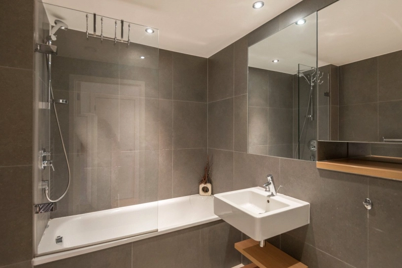 2 bedrooms apartments/flats to sale in Station Approach, Hayes-image 6