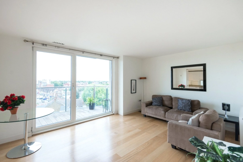 2 bedrooms apartments/flats to sale in Station Approach, Hayes-image 1