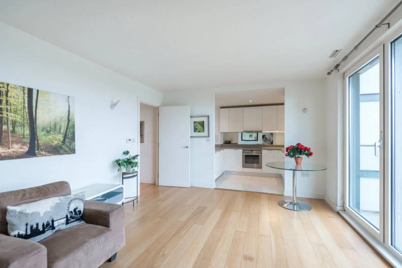 2 bedrooms apartments/flats to sale in Station Approach, Hayes-image 2