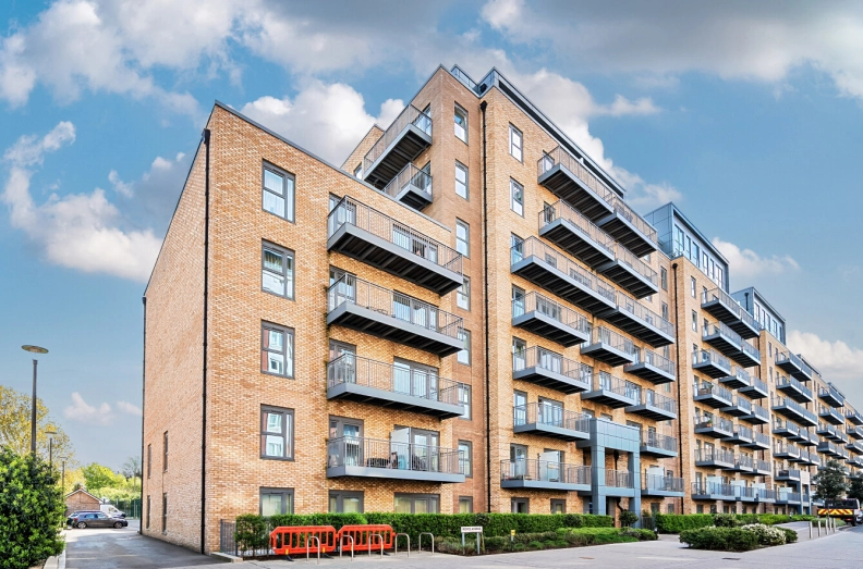 1 bedroom apartments/flats to sale in Beaufort Square, Beaufort Park, Colindale-image 1