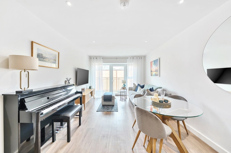 1 bedroom apartments/flats to sale in Beaufort Square, Beaufort Park, Colindale-image 3