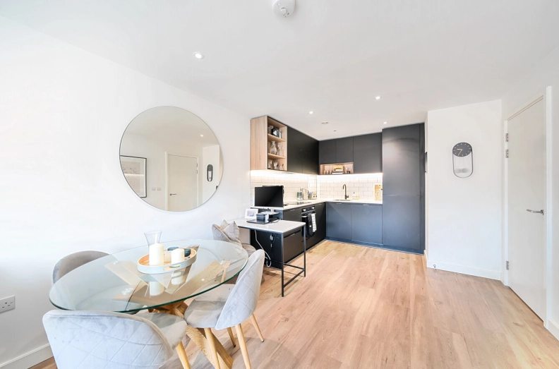 1 bedroom apartments/flats to sale in Beaufort Square, Beaufort Park, Colindale-image 11