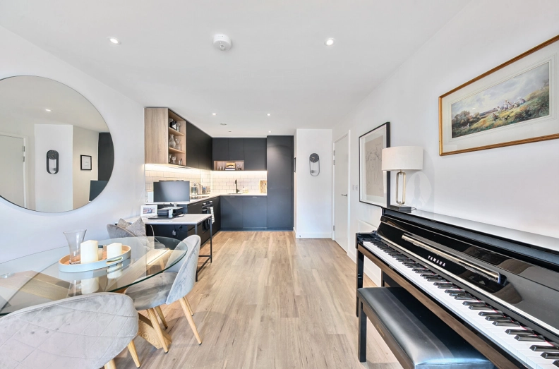 1 bedroom apartments/flats to sale in Beaufort Square, Beaufort Park, Colindale-image 4