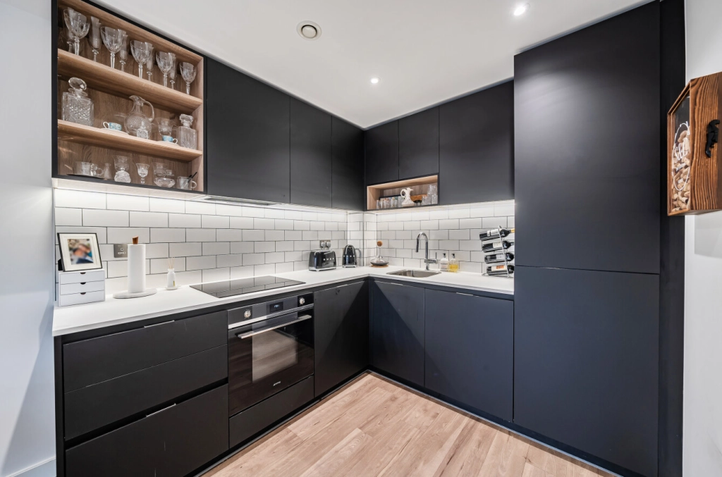 1 bedroom apartments/flats for sale in Beaufort Square, Beaufort Park, Colindale - NW9 view 8