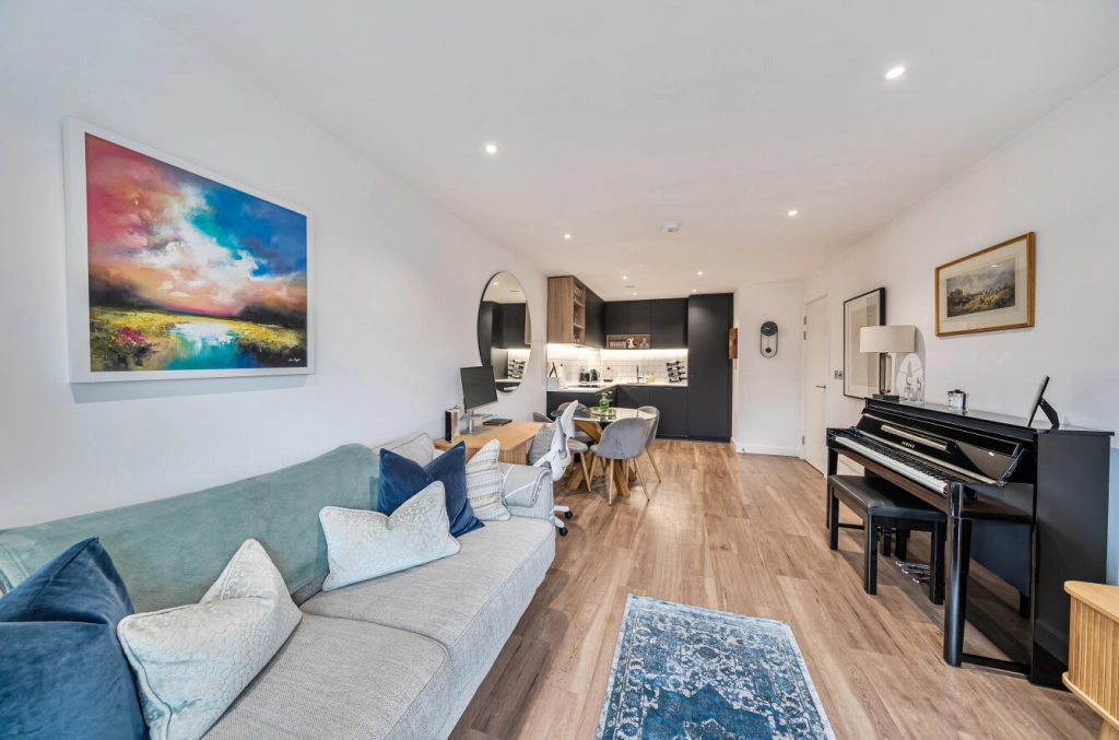 1 bedroom apartments/flats for sale in Beaufort Square, Beaufort Park, Colindale - NW9 view 2