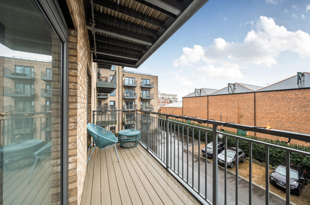 1 bedroom apartments/flats for sale in Beaufort Square, Beaufort Park, Colindale - NW9 view 10