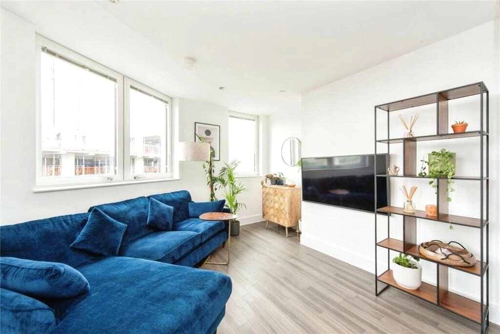 2 bedrooms apartments/flats for sale in Healum Avenue, Southall - UB2 view 2