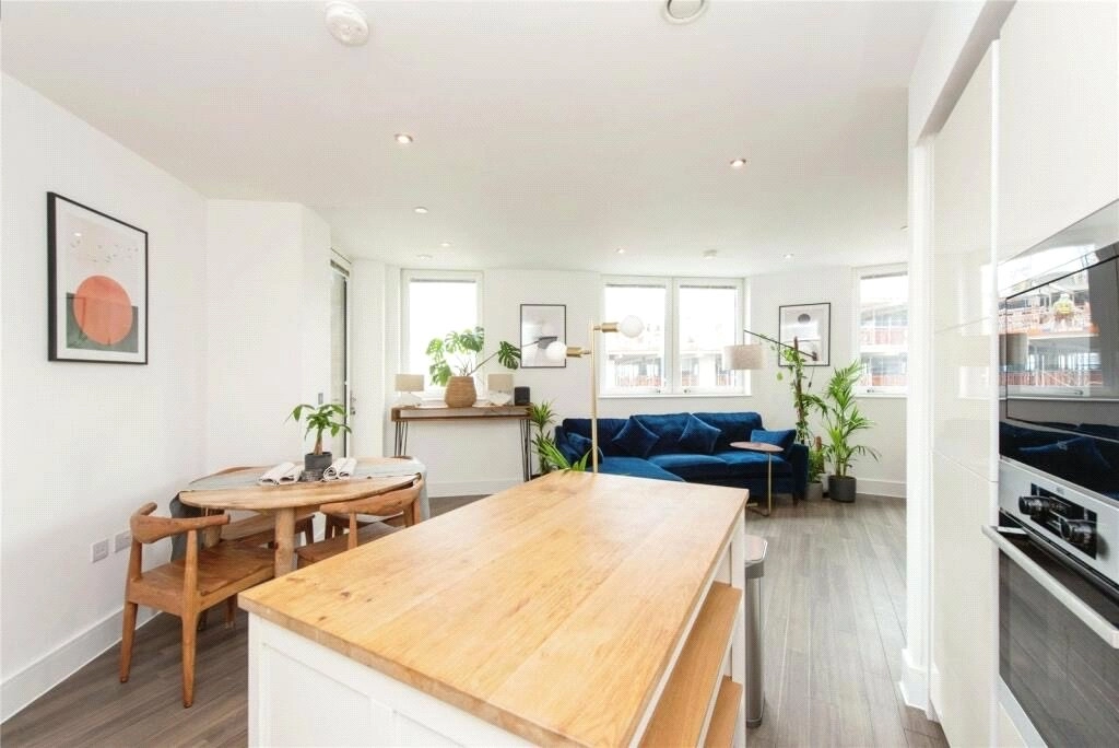 2 bedrooms apartments/flats to sale in Healum Avenue, Southall-image 1