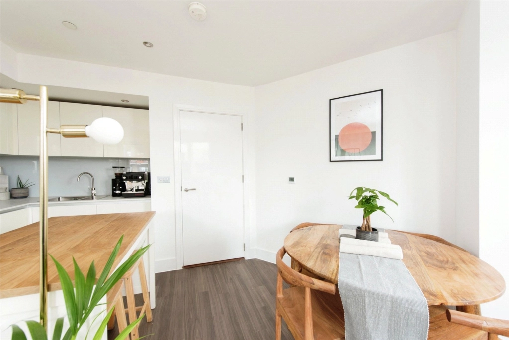 2 bedrooms apartments/flats for sale in Healum Avenue, Southall - UB2 view 6