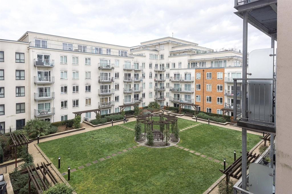 1 bedroom apartments/flats for sale in Boulevard Drive, Beaufort Park, Colindale - NW9 view 11