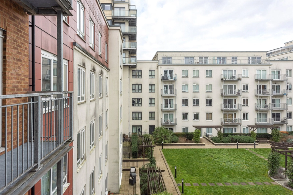 1 bedroom apartments/flats for sale in Boulevard Drive, Beaufort Park, Colindale - NW9 view 12