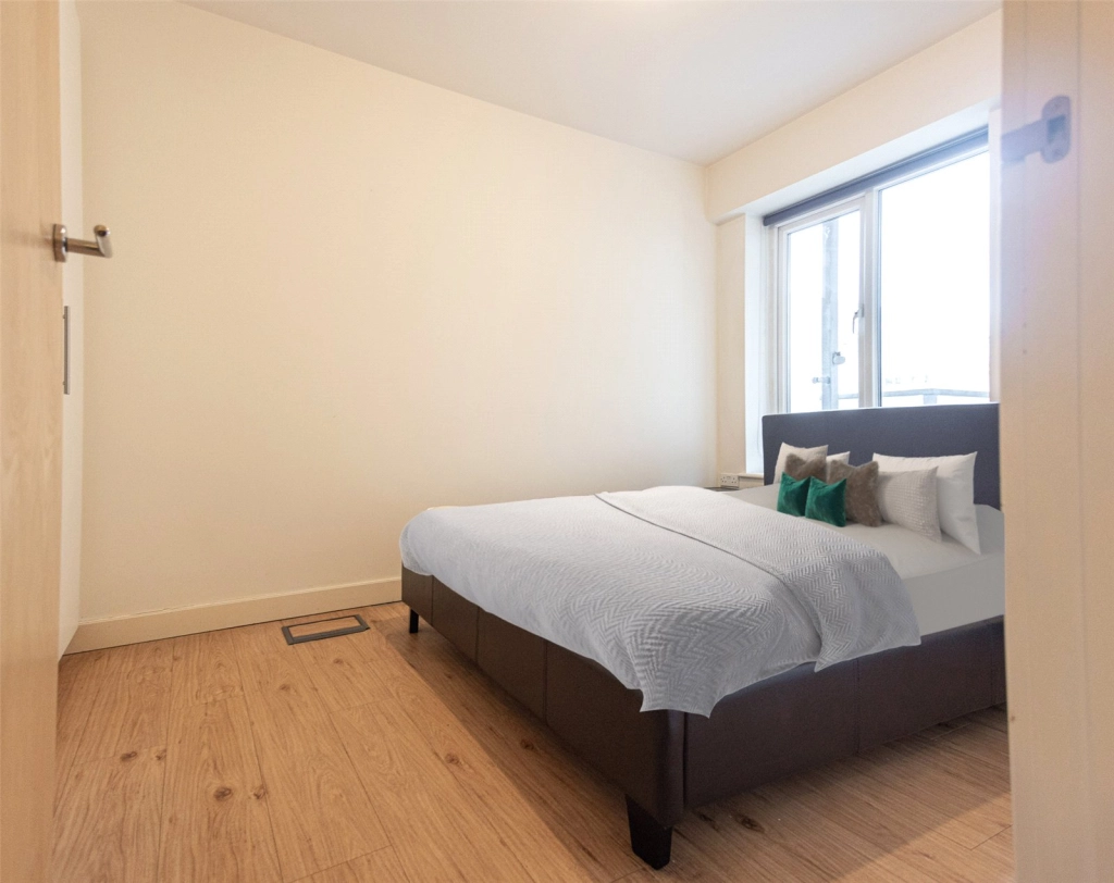 1 bedroom apartments/flats for sale in Boulevard Drive, Beaufort Park, Colindale - NW9 view 5