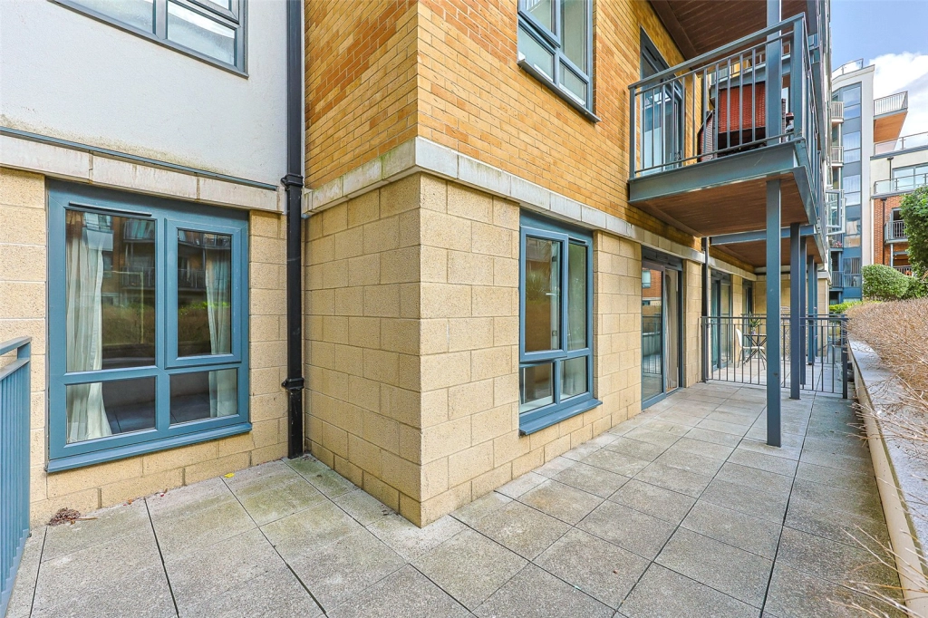 2 bedrooms apartments/flats for sale in Boulevard Drive, Beaufort Park, Colindale - NW9 view 11