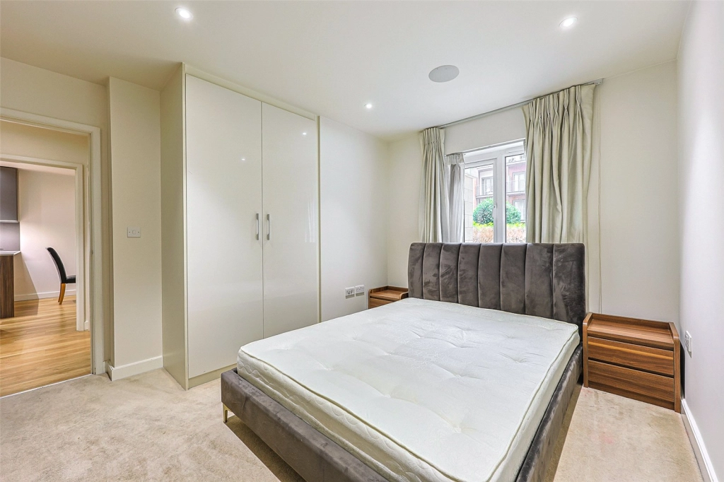 2 bedrooms apartments/flats for sale in Boulevard Drive, Beaufort Park, Colindale - NW9 view 6