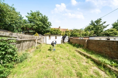Buck Lane, Kingsbury - NW9 view 17
