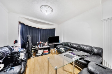 Buck Lane, Kingsbury - NW9 view 2