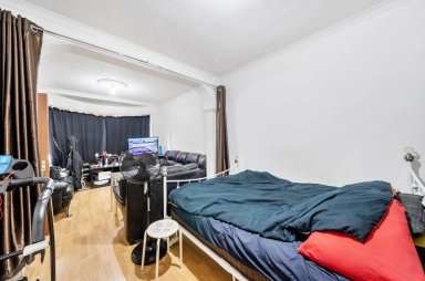 Buck Lane, Kingsbury - NW9 view 4