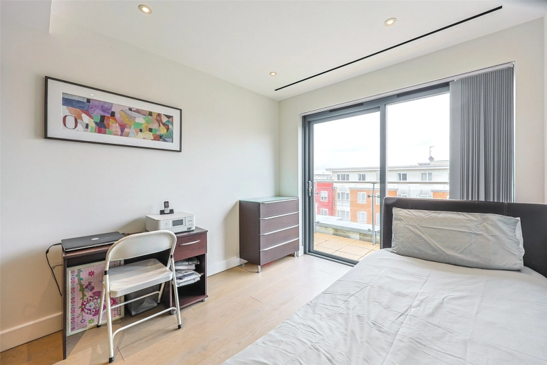 3 bedrooms apartments/flats to sale in Boulevard Drive, Beaufort Park, Colindale-image 16