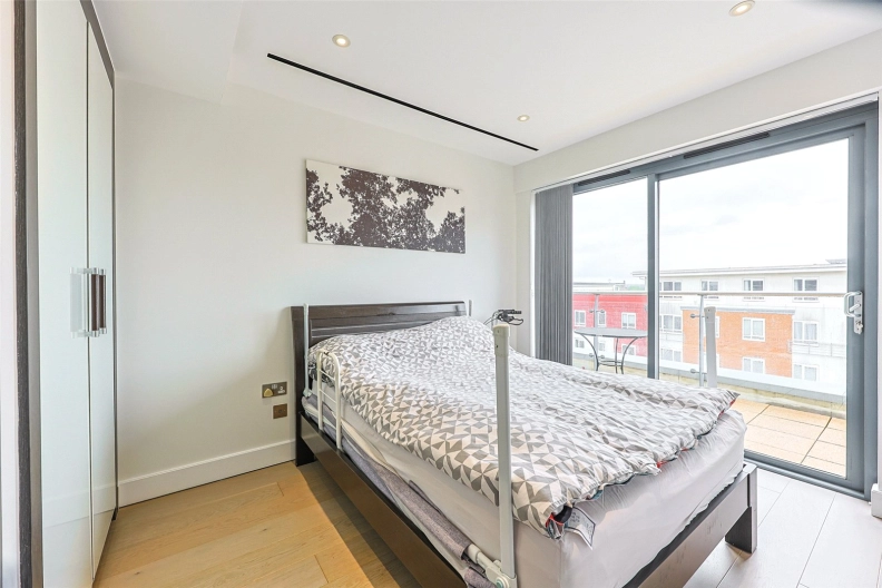 3 bedrooms apartments/flats to sale in Boulevard Drive, Beaufort Park, Colindale-image 6