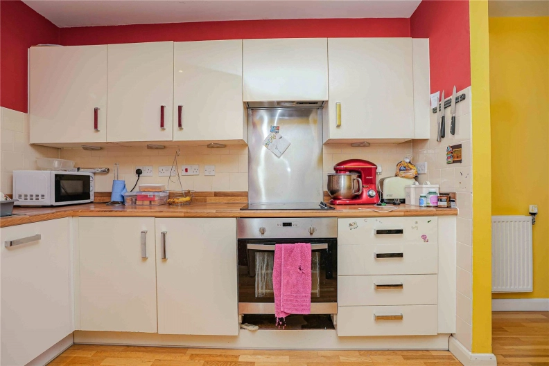 2 bedrooms apartments/flats to sale in Featherstone Road, Southall-image 15