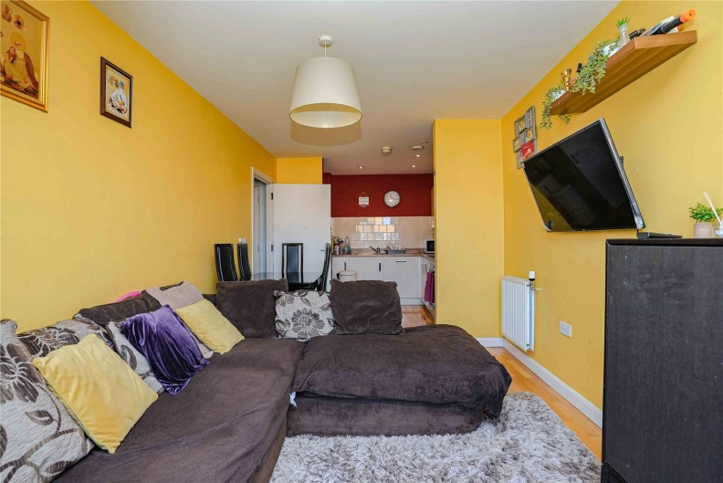 2 bedrooms apartments/flats to sale in Featherstone Road, Southall-image 3