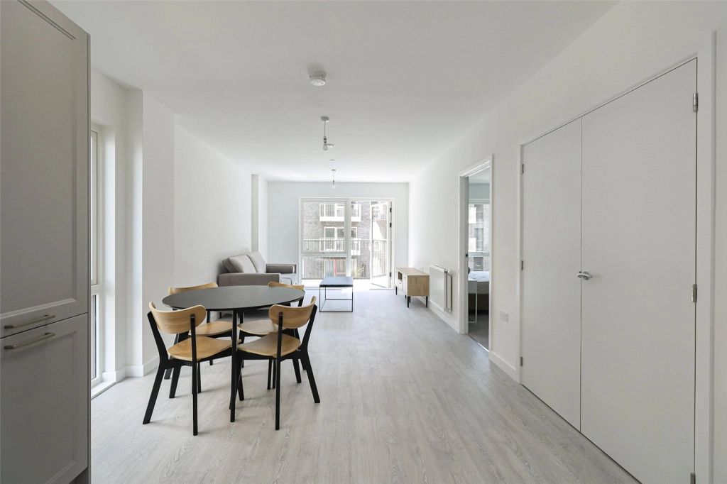 1 bedroom apartments/flats for sale in Donovan Way, Harrow - HA1 view 2