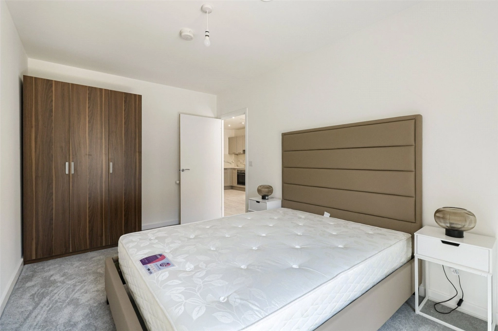 1 bedroom apartments/flats for sale in Donovan Way, Harrow - HA1 view 7