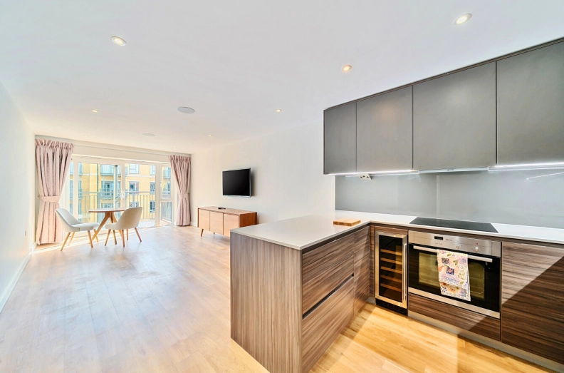 2 bedrooms apartments/flats to sale in Boulevard Drive, Beaufort Park, Colindale-image 2