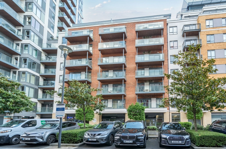 2 bedrooms apartments/flats to sale in Boulevard Drive, Beaufort Park, Colindale-image 1