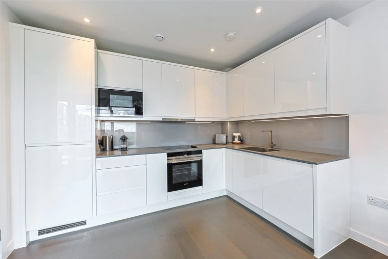 1 bedroom apartments/flats to sale in Lismore Boulevard, Colindale Gardens, Colindale-image 5