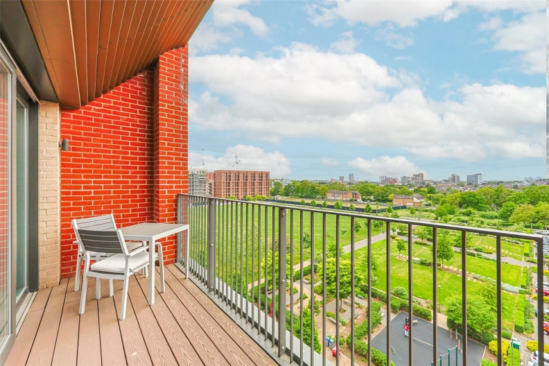 1 bedroom apartments/flats to sale in Lismore Boulevard, Colindale Gardens, Colindale-image 11