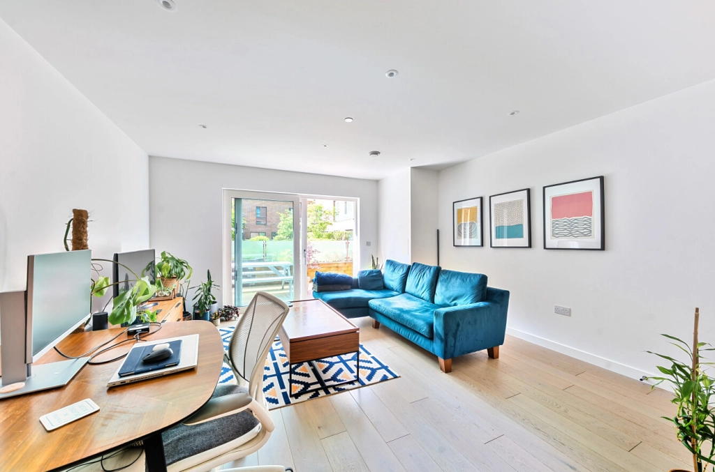 1 bedroom apartments/flats for sale in Thonrey Close, Colindale Gardens, Colindale - NW9 view 4