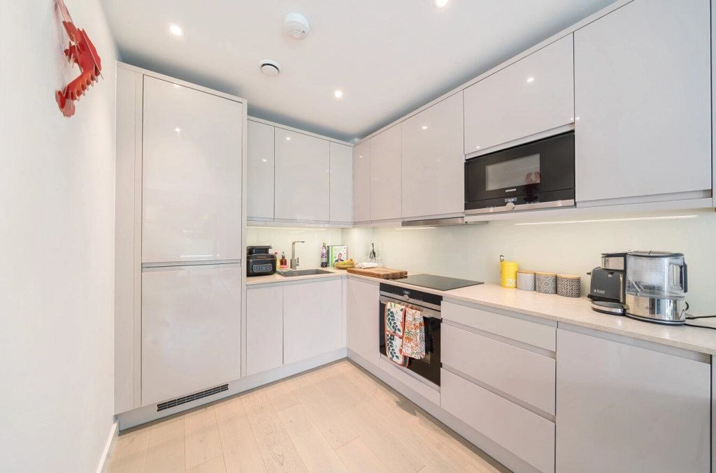 1 bedroom apartments/flats for sale in Thonrey Close, Colindale Gardens, Colindale - NW9 view 6