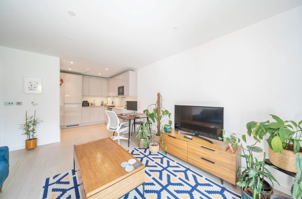 1 bedroom apartments/flats for sale in Thonrey Close, Colindale Gardens, Colindale - NW9 view 3