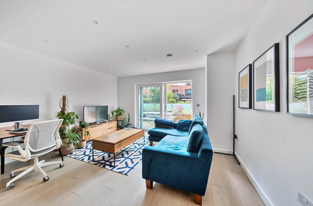 1 bedroom apartments/flats for sale in Thonrey Close, Colindale Gardens, Colindale - NW9 view 5