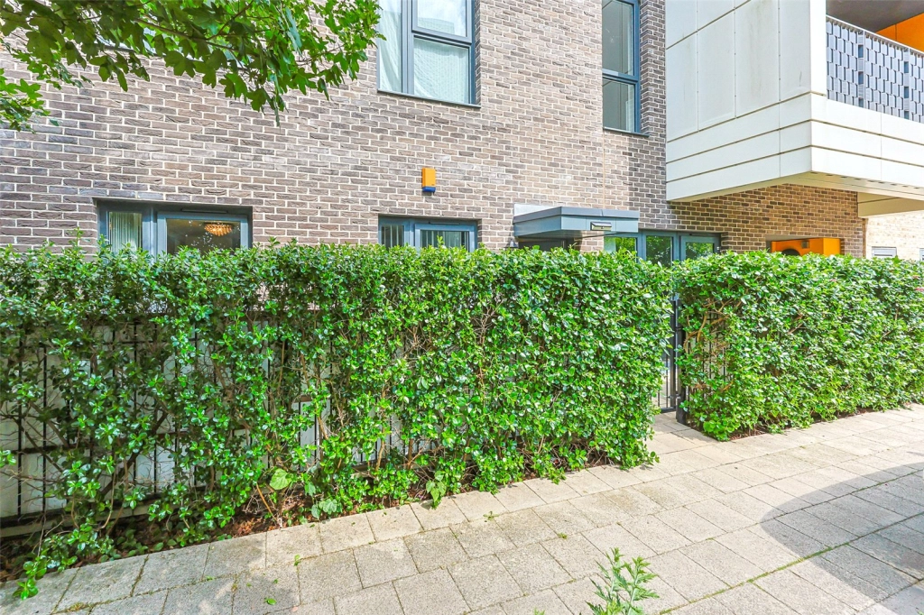 2 bedrooms apartments/flats for sale in Guardian Avenue, Colindale - NW9 view 16