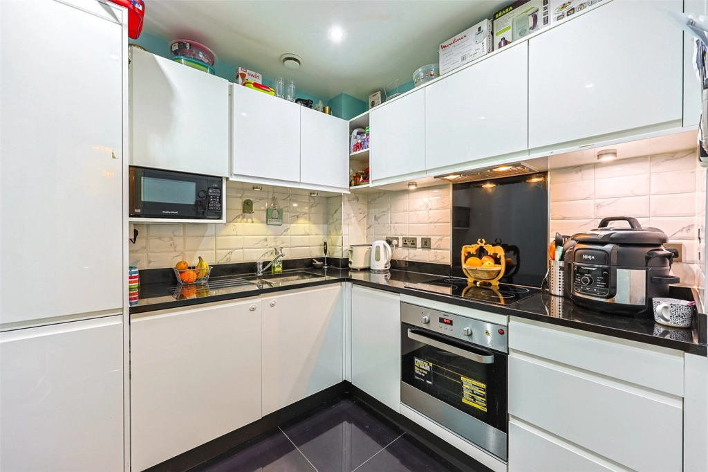 2 bedrooms apartments/flats for sale in Guardian Avenue, Colindale - NW9 view 3