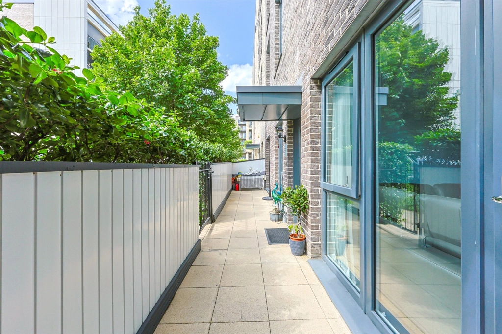 2 bedrooms apartments/flats for sale in Guardian Avenue, Colindale - NW9 view 10