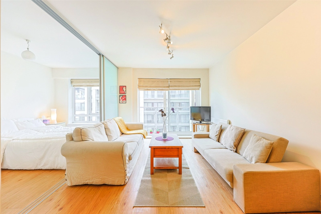 1 bedroom apartments/flats for sale in Boulevard Drive, Beaufort Park, Colindale - NW9 view 5