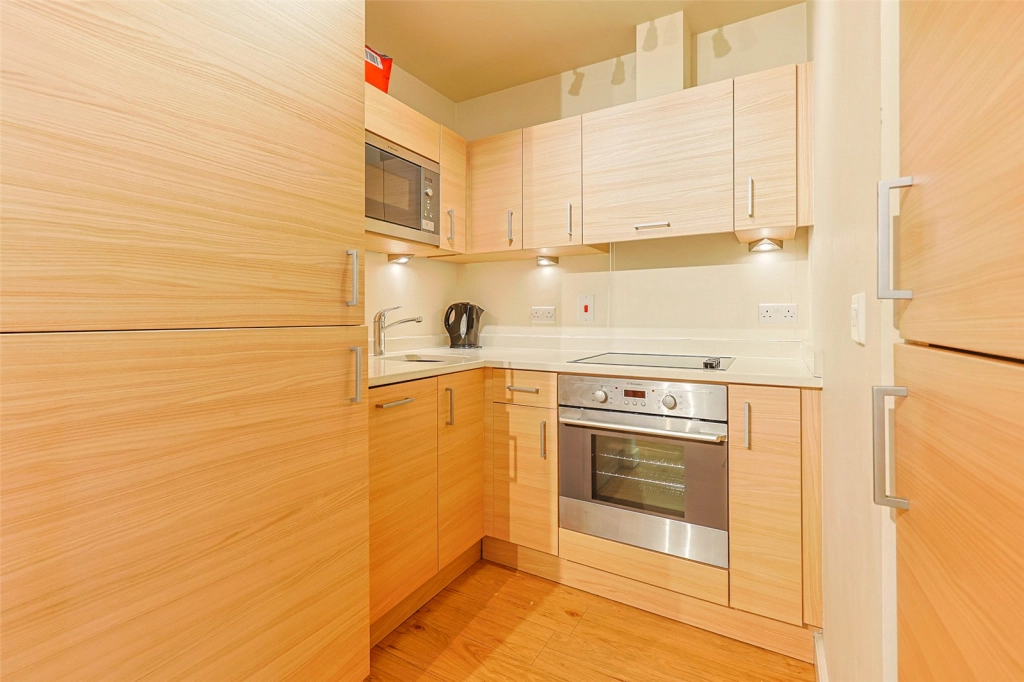 1 bedroom apartments/flats for sale in Boulevard Drive, Beaufort Park, Colindale - NW9 view 4