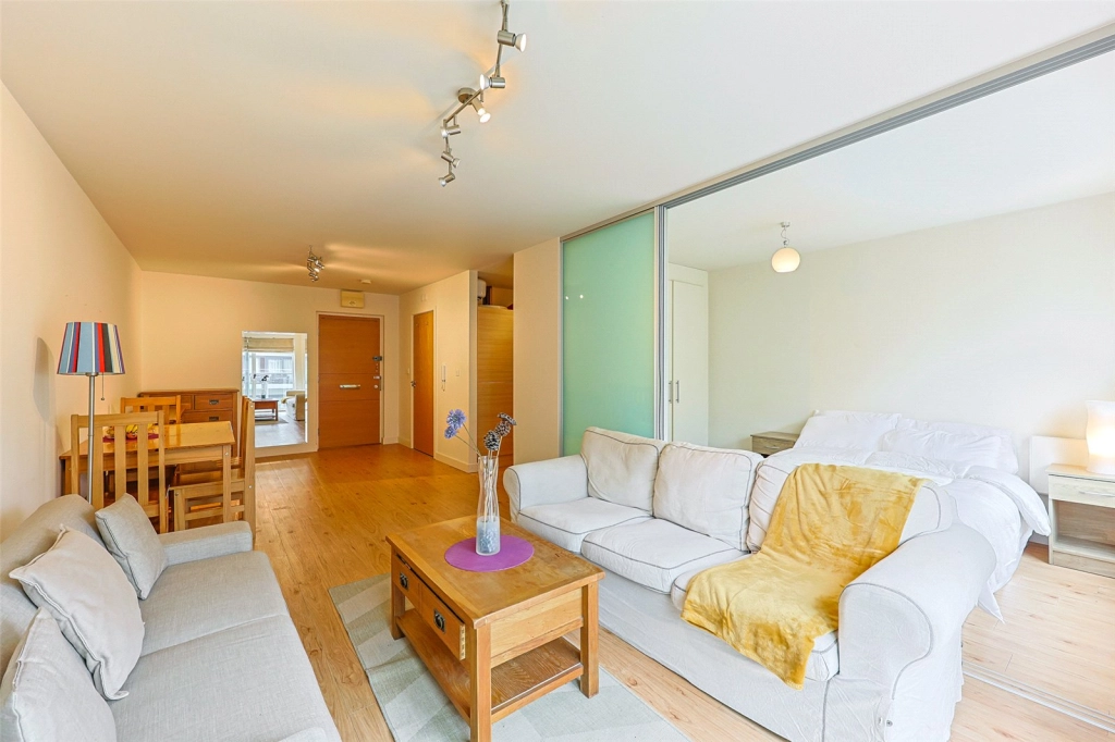 1 bedroom apartments/flats for sale in Boulevard Drive, Beaufort Park, Colindale - NW9 view 3