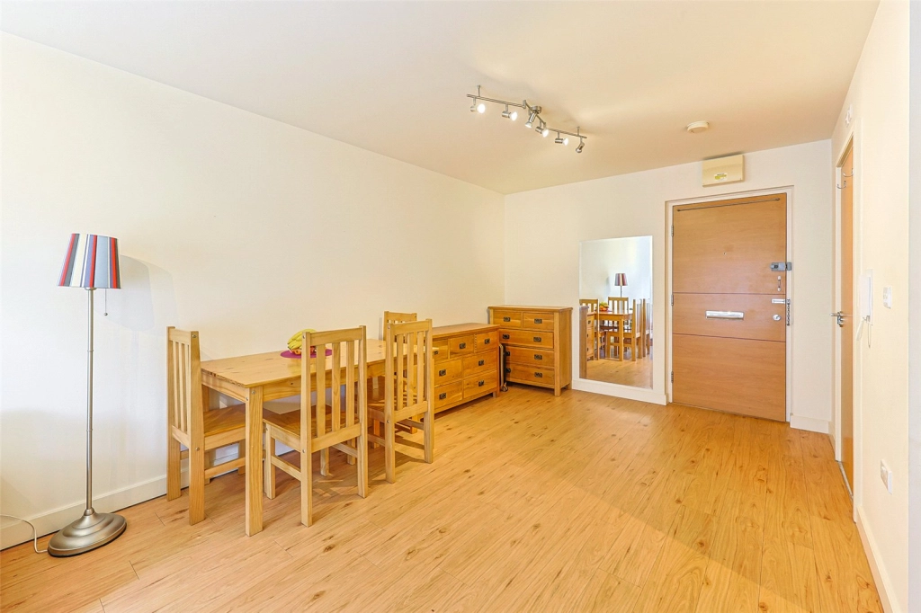 1 bedroom apartments/flats for sale in Boulevard Drive, Beaufort Park, Colindale - NW9 view 2