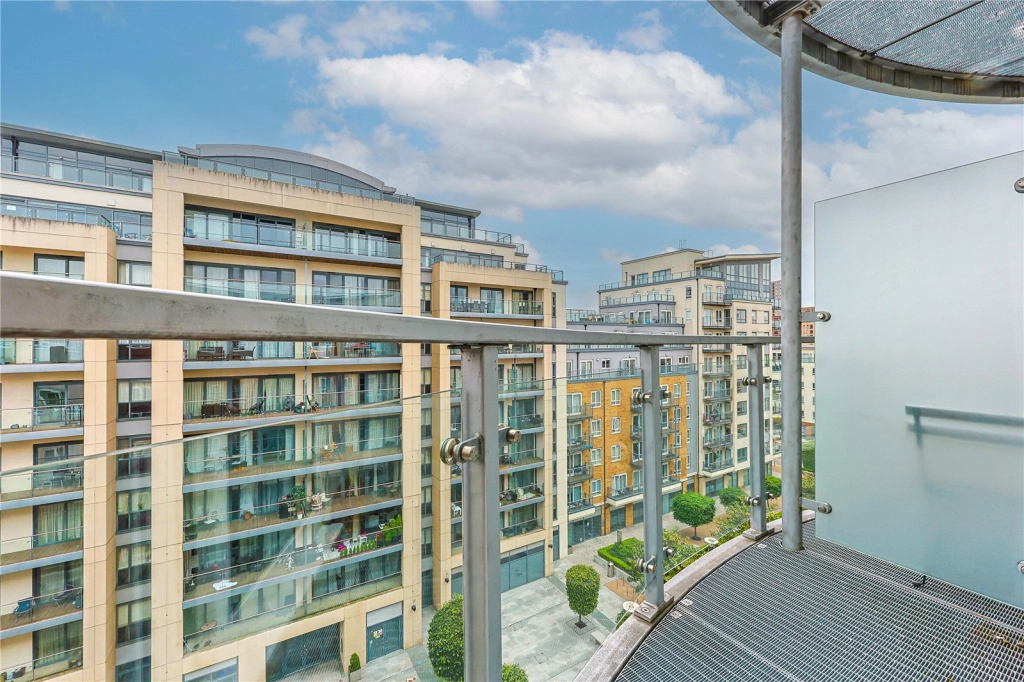 1 bedroom apartments/flats for sale in Boulevard Drive, Beaufort Park, Colindale - NW9 view 9